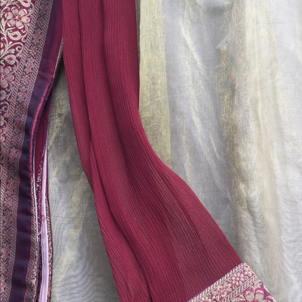 GORGEOUS, Elegant & Chic India Artisan Dress - Picture 5 of 8